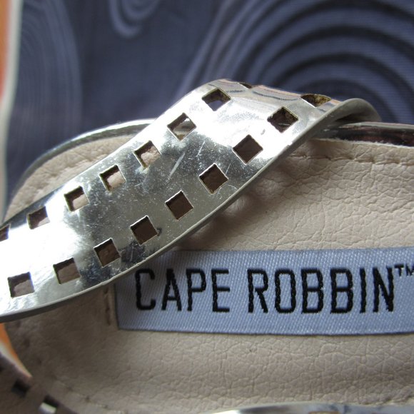 Cape Robbin Glory-1 Silver Crossover Sandal - Picture 7 of 14